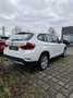 BMW X1 18 i sDrive Weiß - thumbnail 2