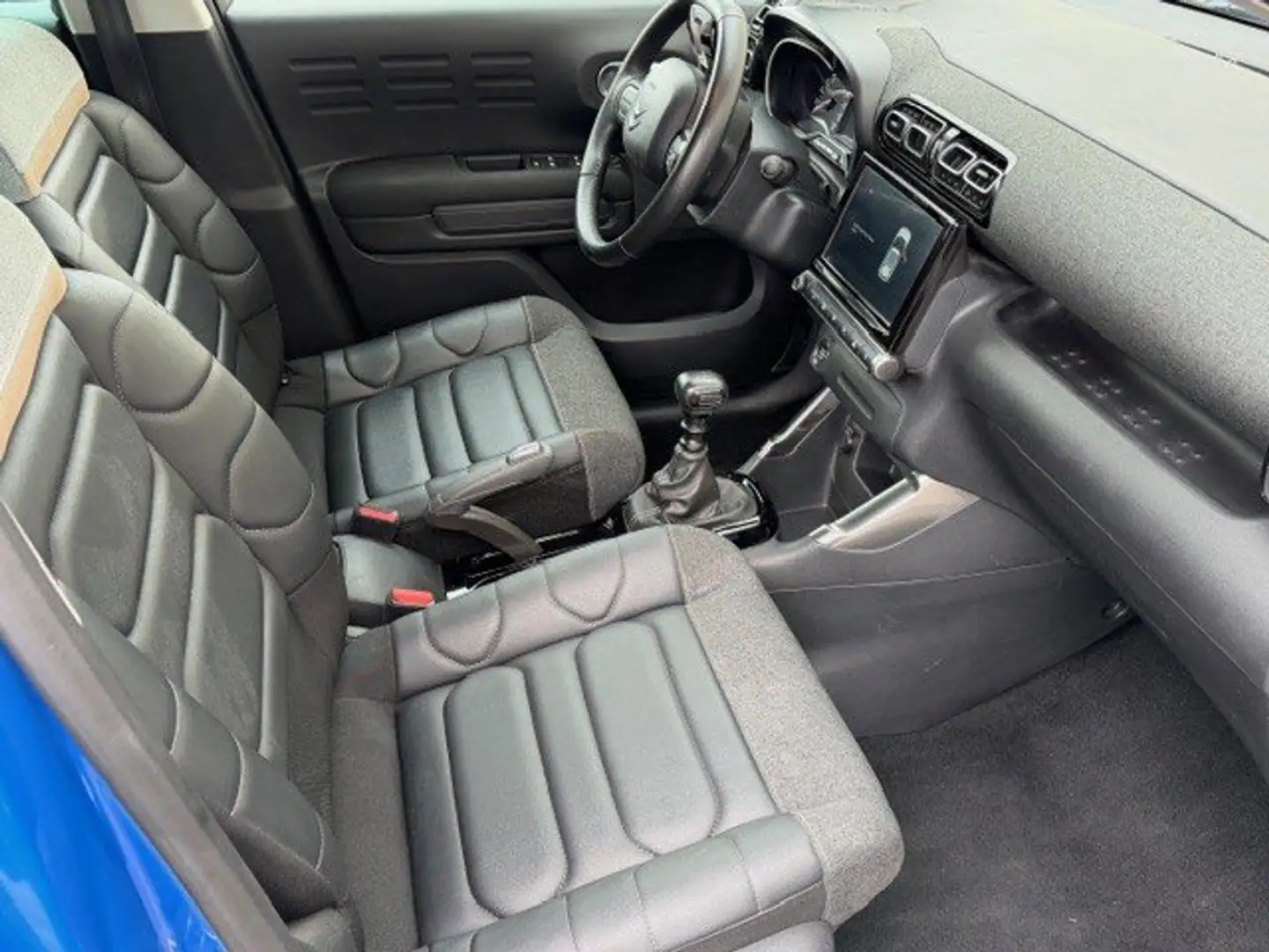 Citroen C3 Aircross *GPS*CAMERA*LEDER*KEY LESS GO* 1.2 BENZ 110 PK SH Blauw - 2