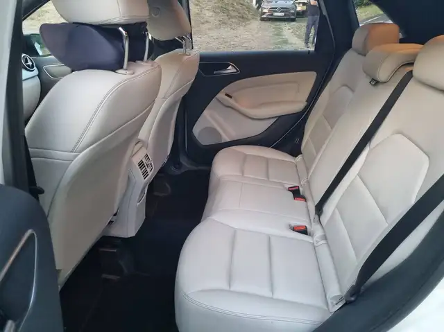 Mercedes-Benz Unknown Model view 9