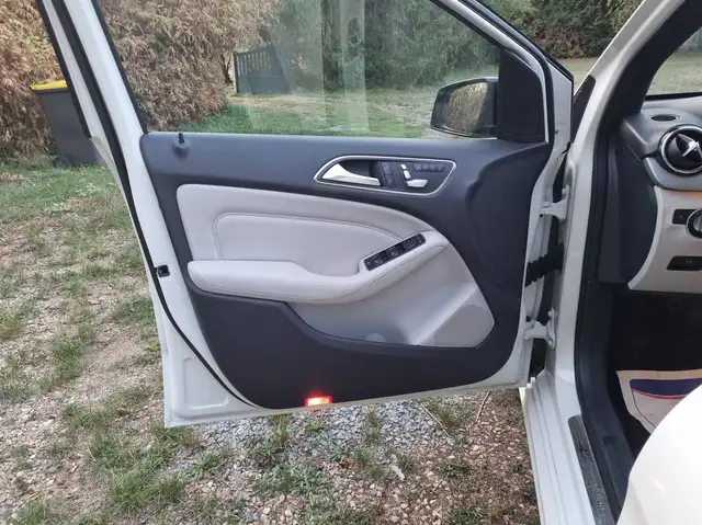 Mercedes-Benz Unknown Model view 7