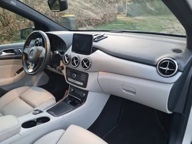 Mercedes-Benz Unknown Model view 10