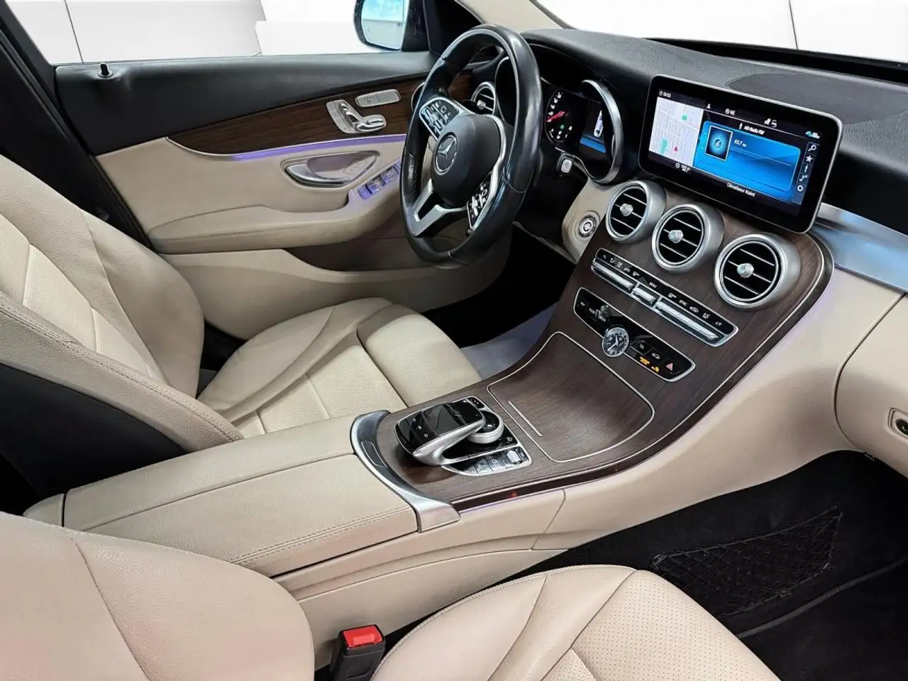 Mercedes-Benz C-Class снимка Mercedes-Benz C-Class