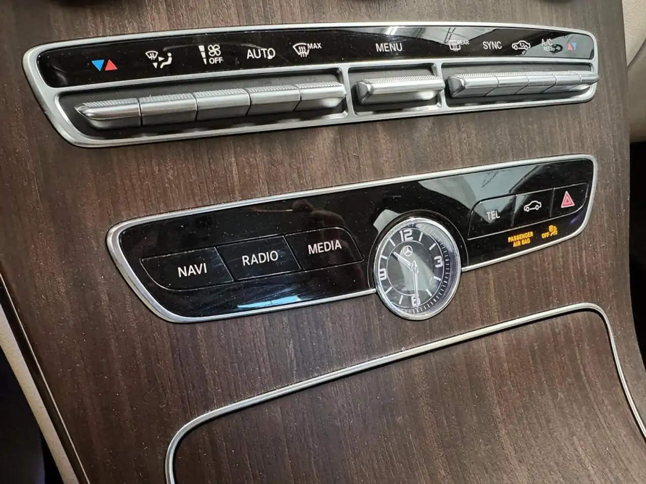 Mercedes-Benz C-Class снимка Mercedes-Benz C-Class