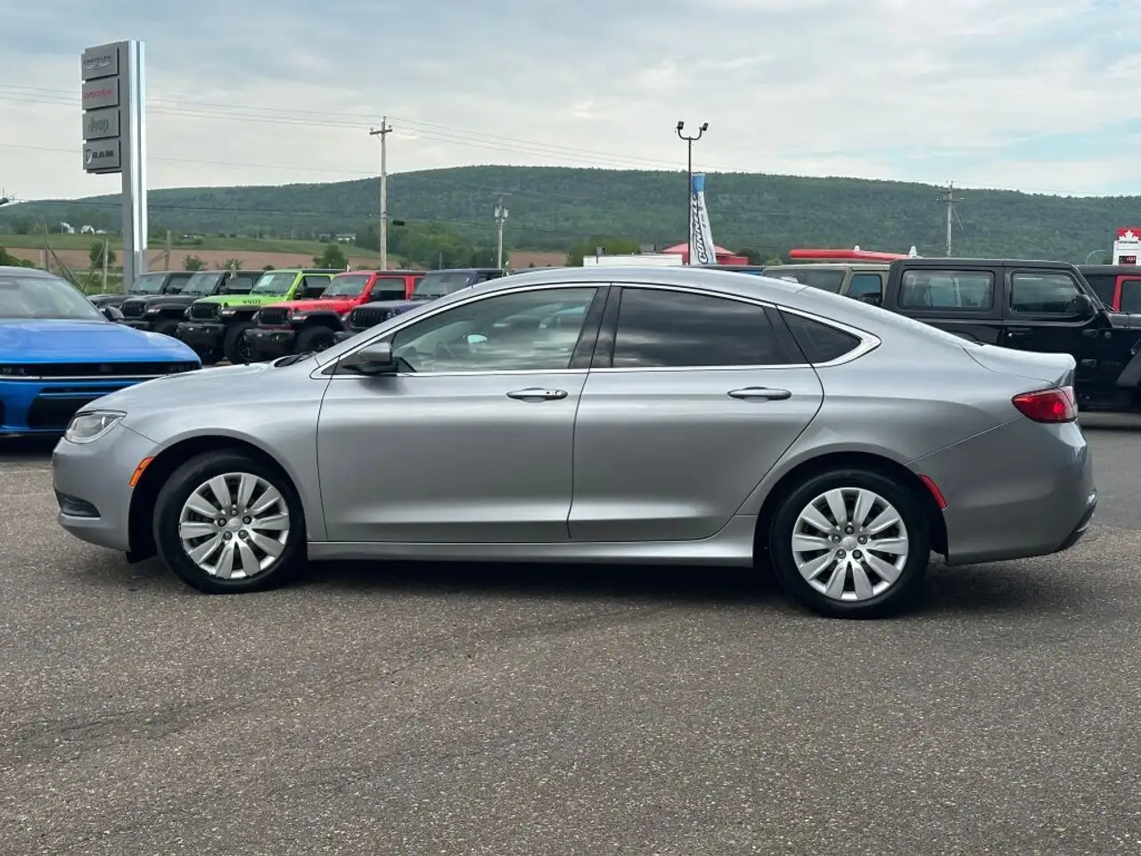 Chrysler 200 photo Chrysler 200