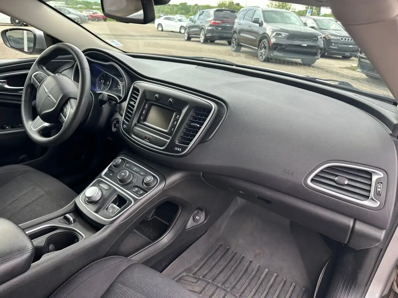 Chrysler 200 photo Chrysler 200