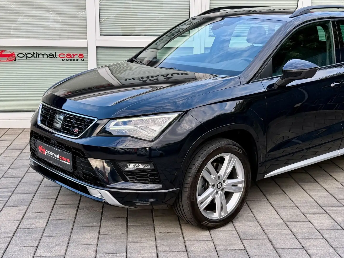 SEAT Ateca 2.0 TSI FR Black Edit. 4X4/DSG/AHK/8FACH Schwarz - 2