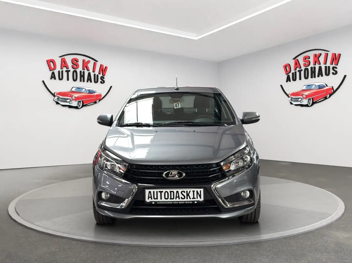 Lada Vesta KAMERA/NAVI/SITZHZG/TEMPOMAT/TÜV NEU Grau - 2