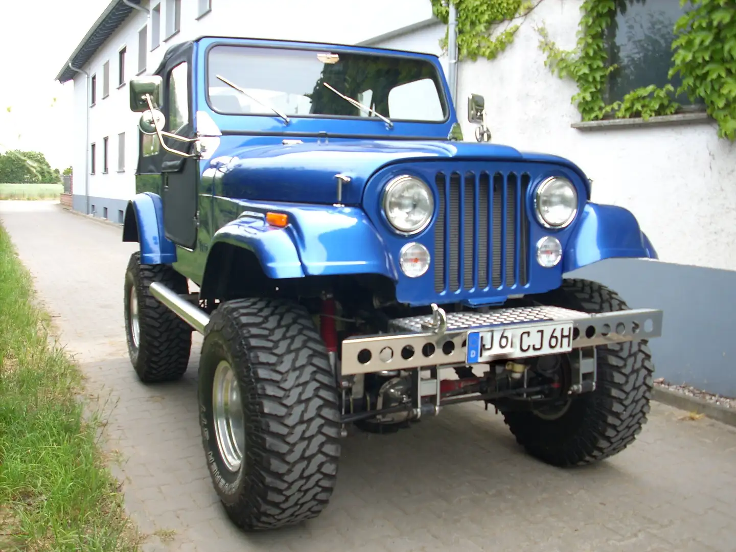 Jeep CJ-7 RESTAURIERT OFF FRAME- TOP-NEUWERTIG Blau - 1