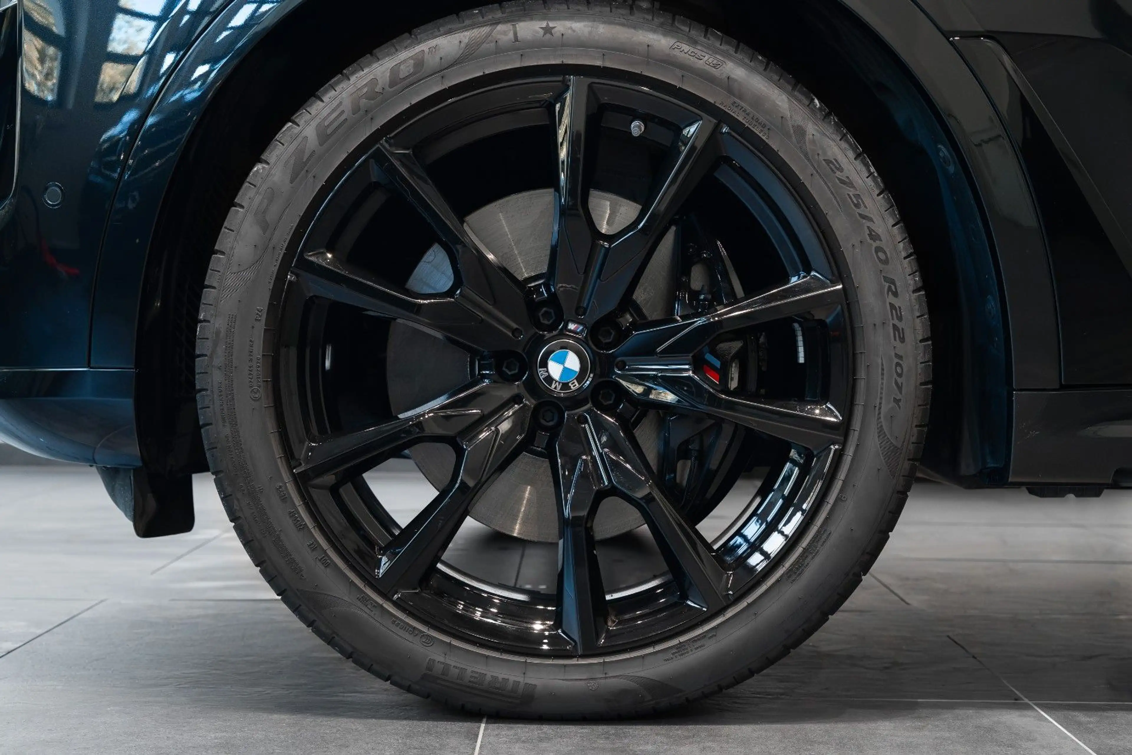 BMW X7 xDrive40i M Sport Pro*Sky*Massage*AHK*22" — photo 8