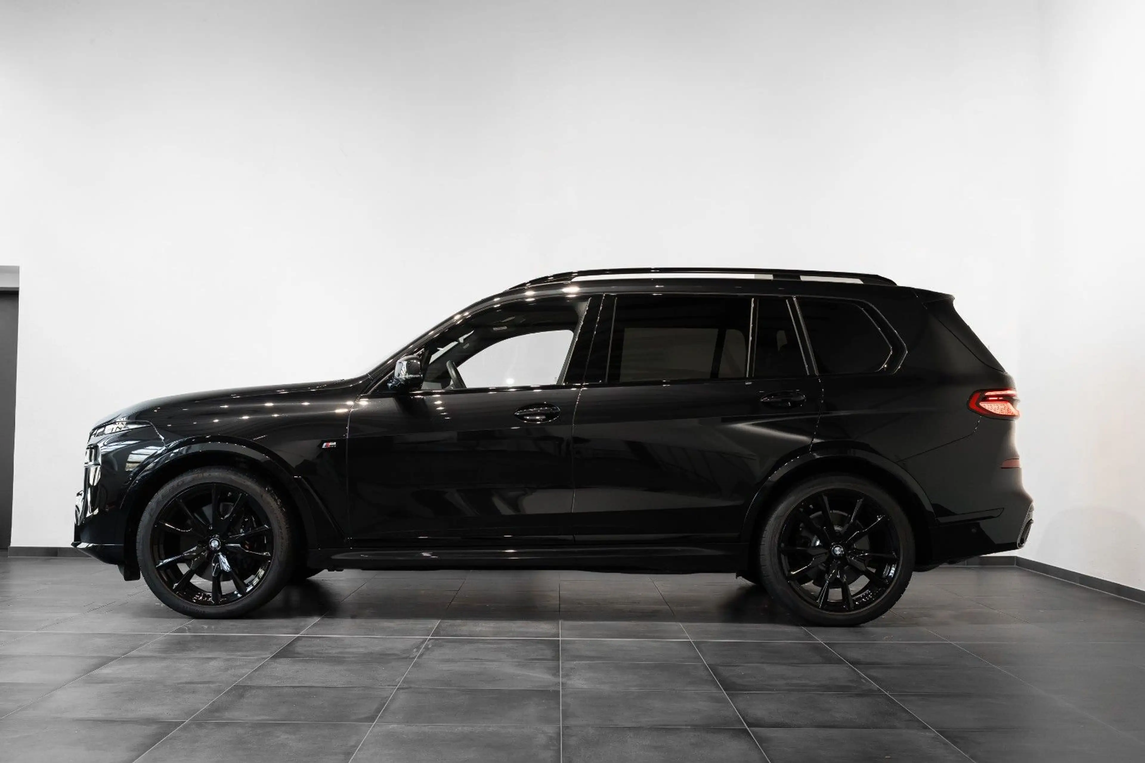 BMW X7 xDrive40i M Sport Pro*Sky*Massage*AHK*22" — photo 10