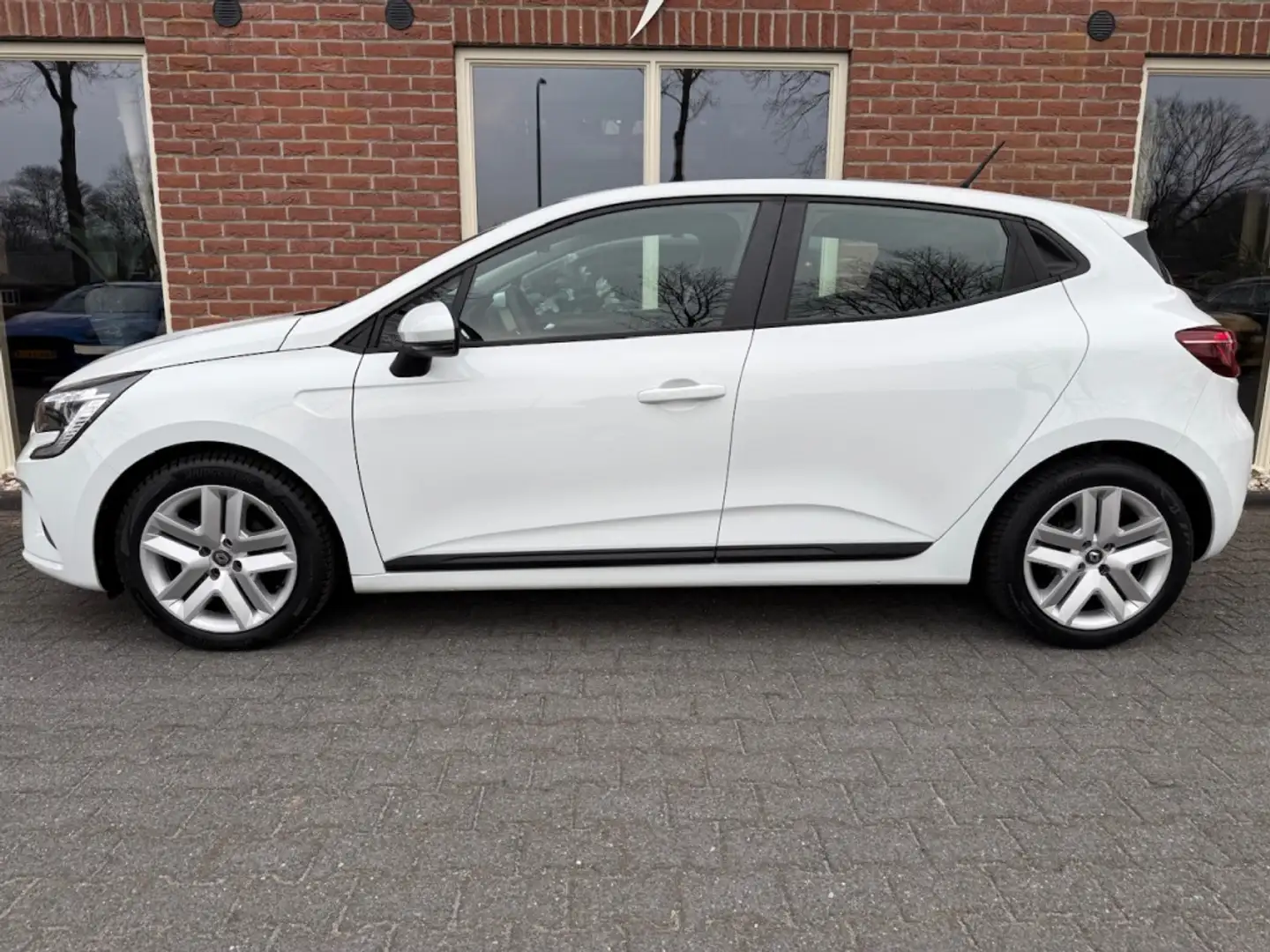 Renault Clio 1.0 TCe Zen RIJKLAAR / NAVI / PDC / AIRCO / CRUISE Weiß - 2