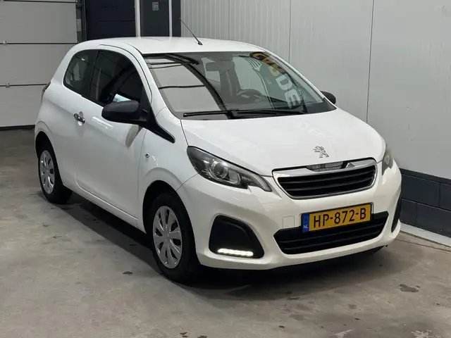 Peugeot 108 view 3