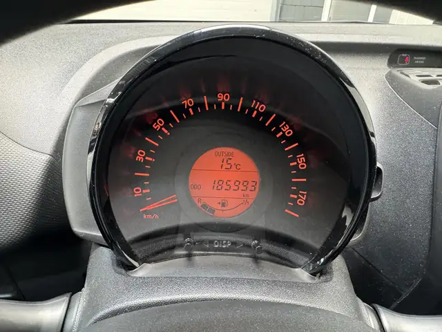 Peugeot 108 view 12