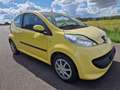 Peugeot 107 107  3-Türer 70 Petit Filou. Tüv bei Kaufneu Gelb - thumbnail 2