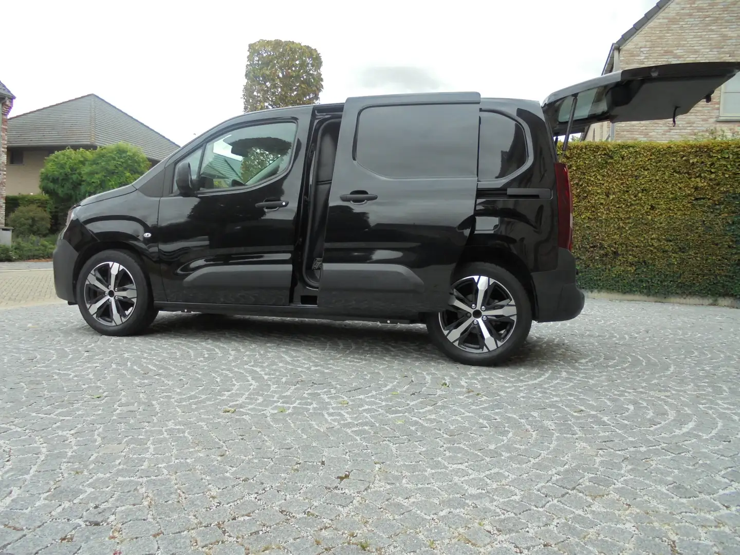 Peugeot Partner BLUE HDI 100pk/NAVI/CR CONTR/21500KM/ 14050+BTW!!! Noir - 1