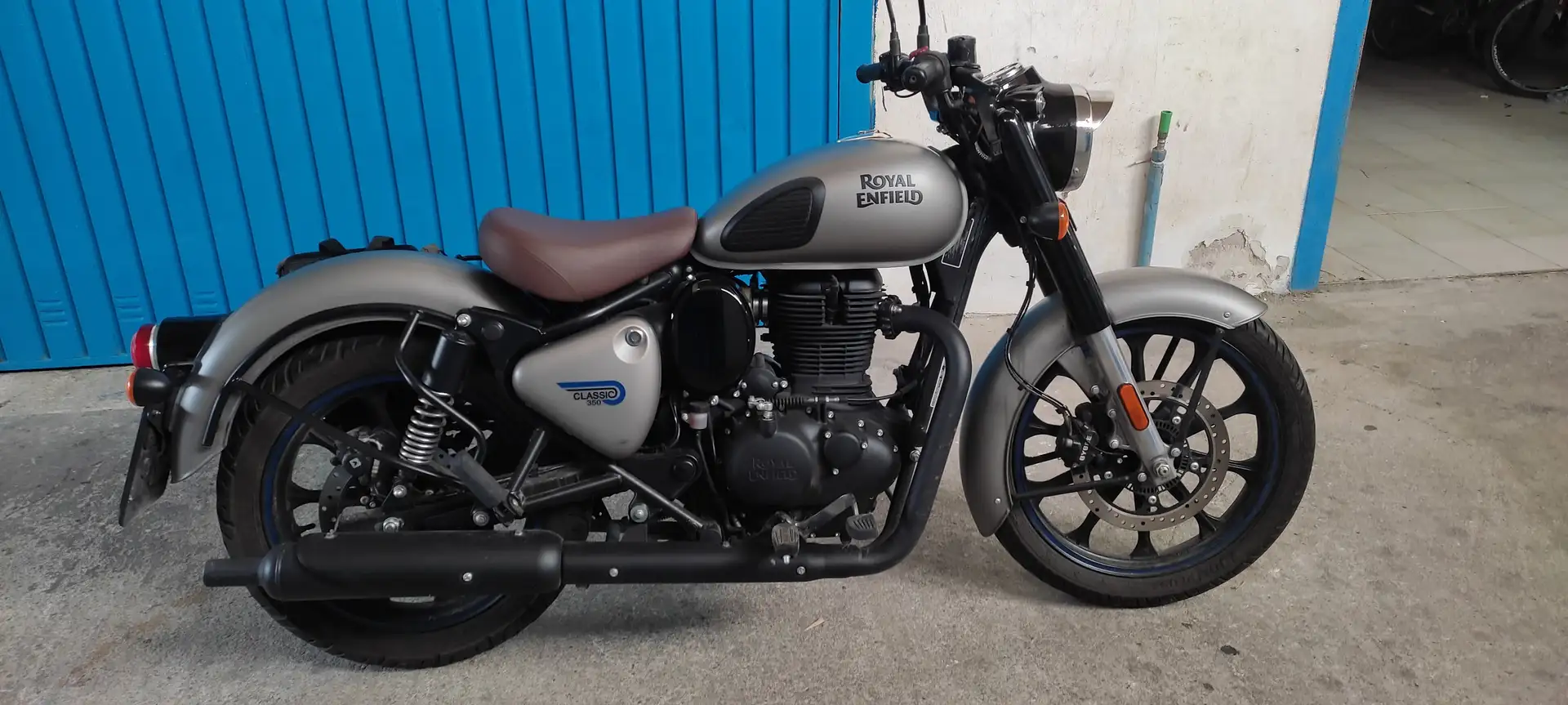 Royal Enfield Classic 350 gun metal grey Bronzo - 1