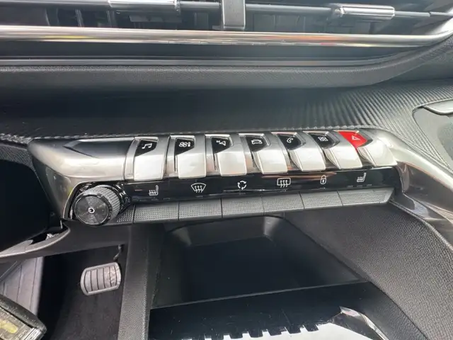 Peugeot 3008 view 16