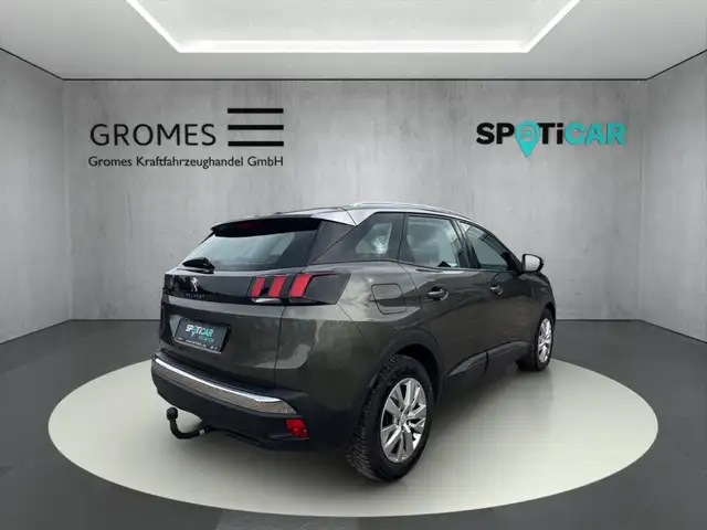 Peugeot 3008 view 3