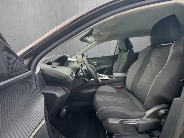 Peugeot 3008 view 9