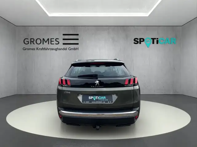 Peugeot 3008 view 4
