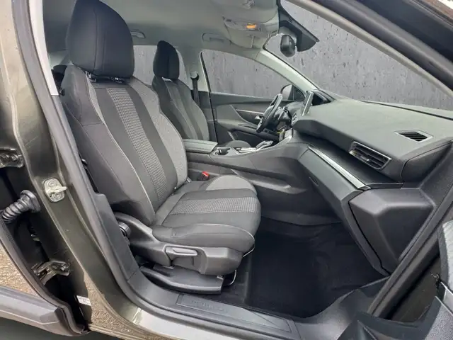 Peugeot 3008 view 13