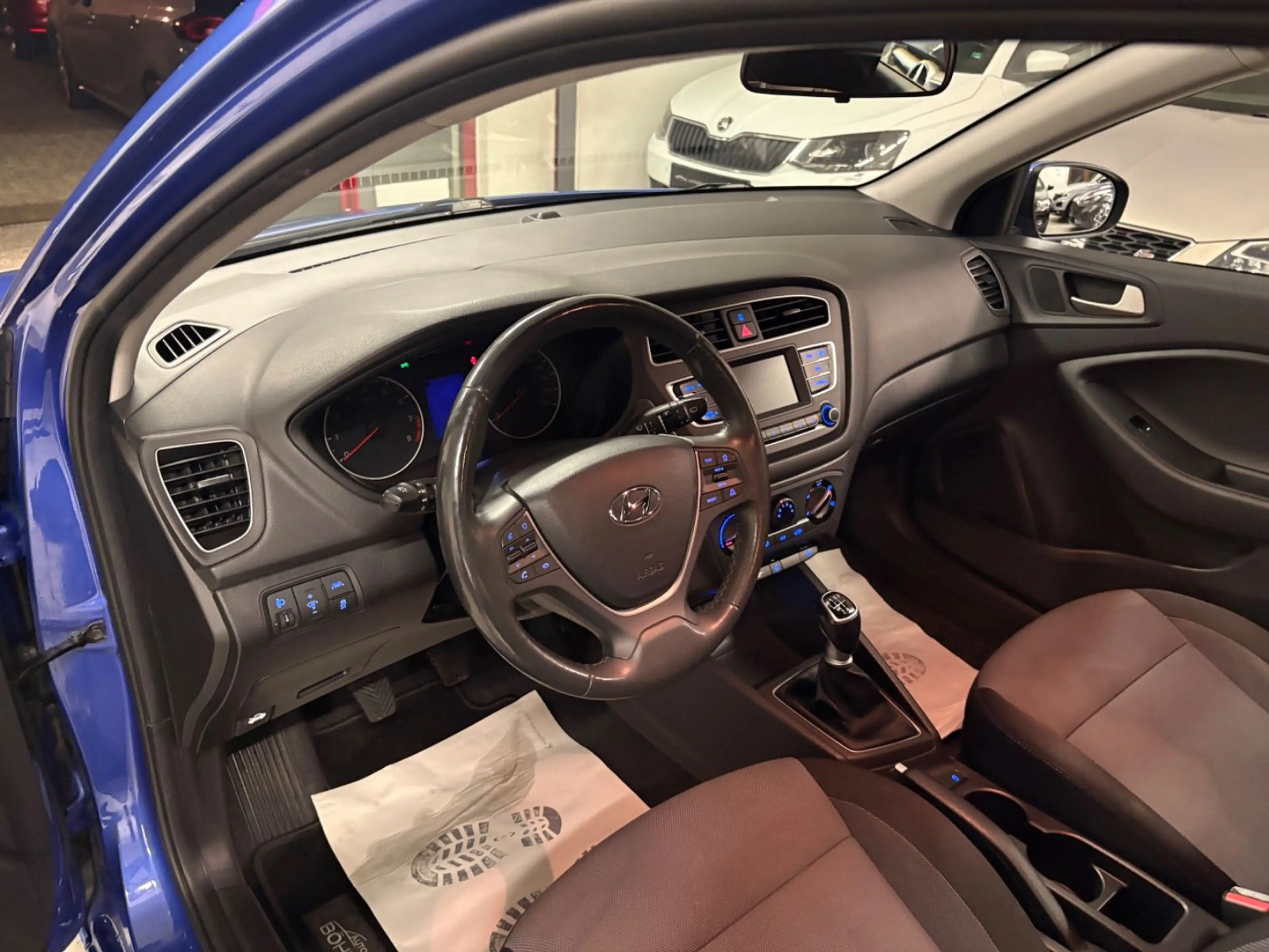 Hyundai i20 Trend | PDC | Service &HU/AU Neu | 8-Fach — photo 14