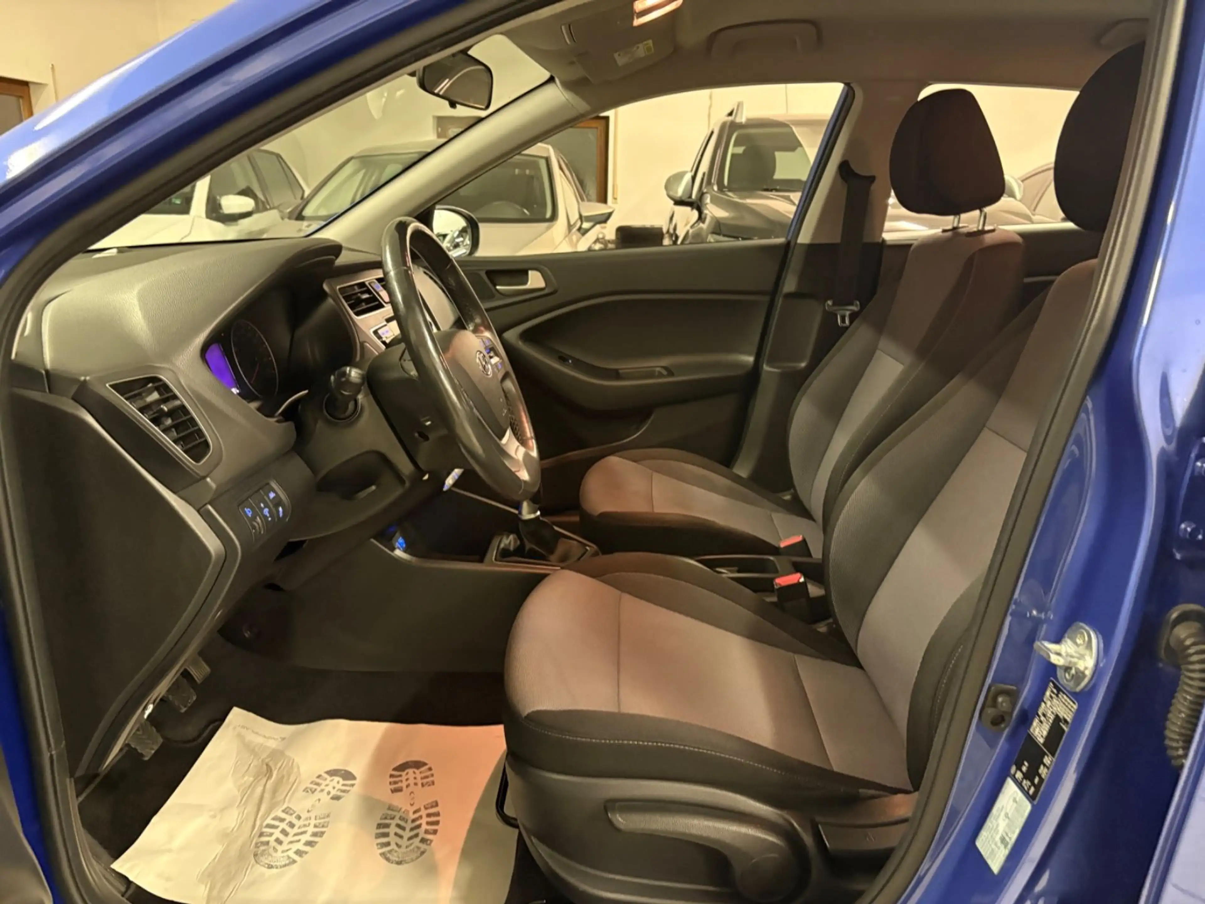 Hyundai i20 Trend | PDC | Service &HU/AU Neu | 8-Fach — photo 13