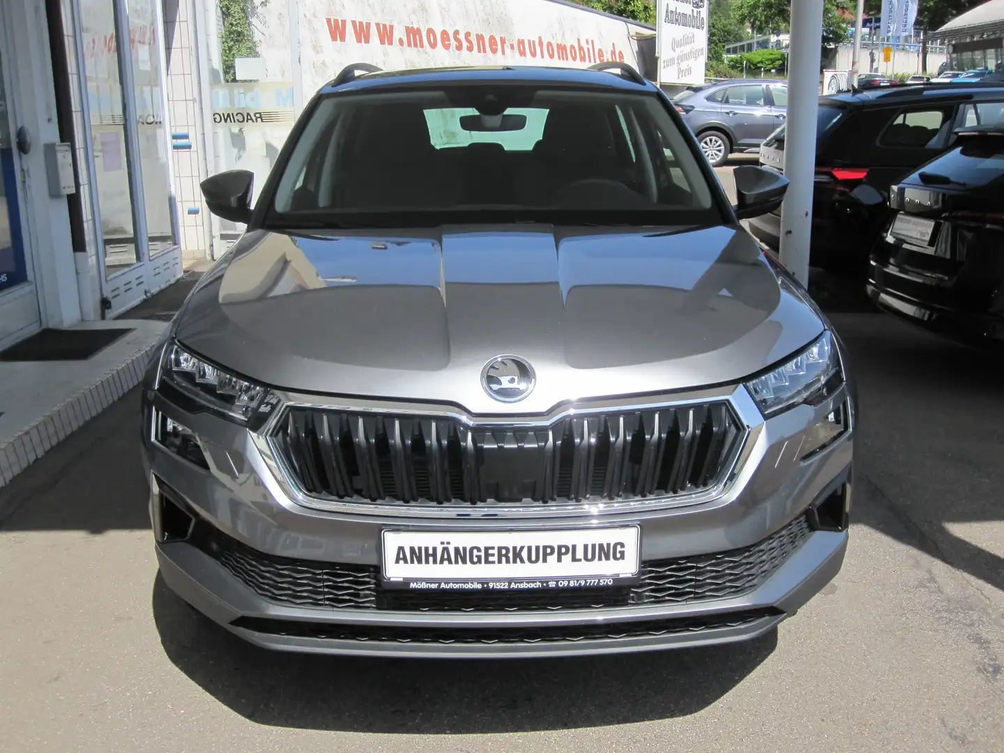 Skoda Karoq 1.5 TSI Sel. DSG/AHK/LED/CAM/Temp/Alu/Lkrhz/4JGar Grau - 1
