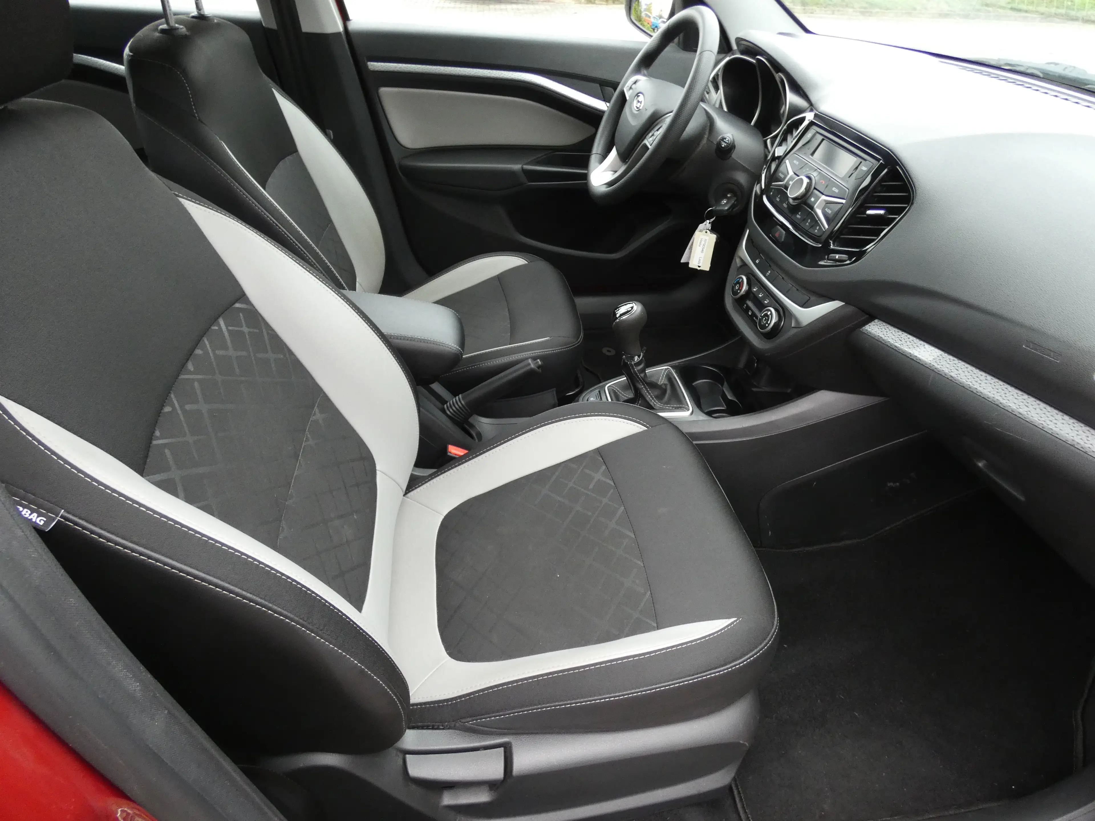 Lada Vesta SW Cross Standard 1,6 Klima, 17" Alu, WR, PDC, TOP — photo 13