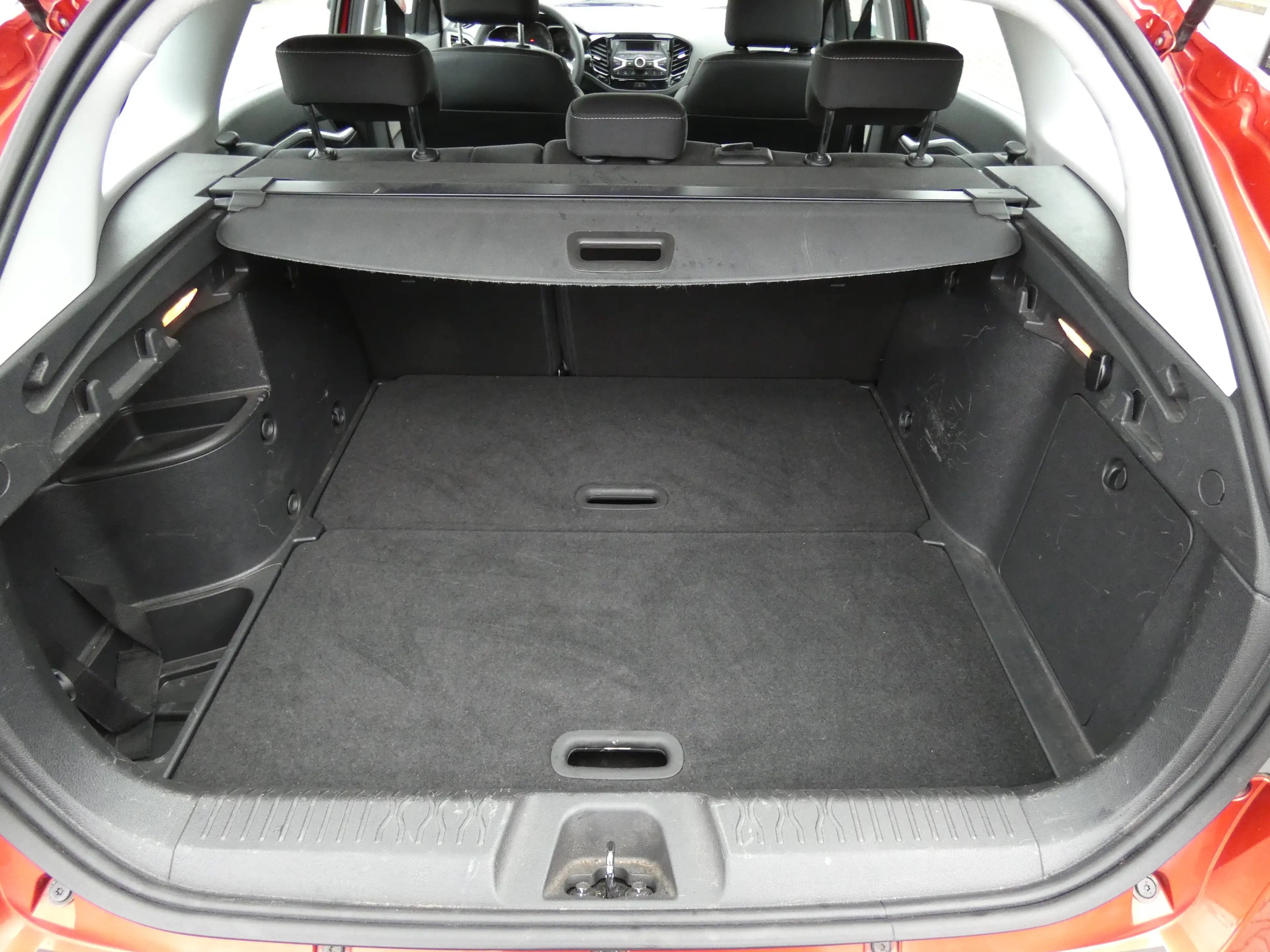 Lada Vesta SW Cross Standard 1,6 Klima, 17" Alu, WR, PDC, TOP — photo 6
