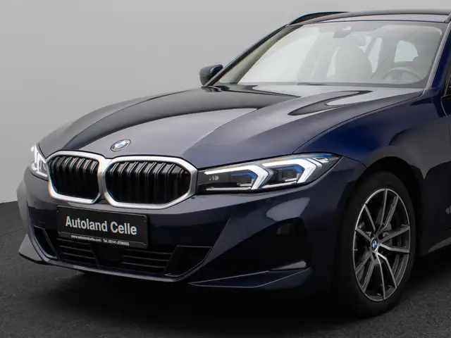 BMW 3 Series view 17