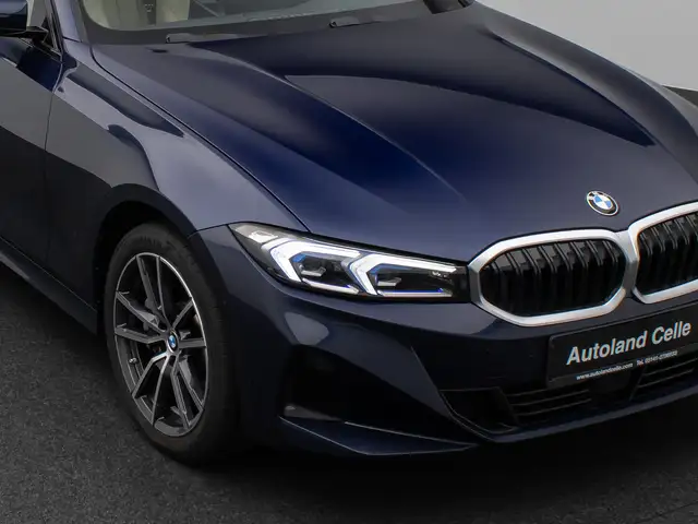 BMW 3 Series view 18