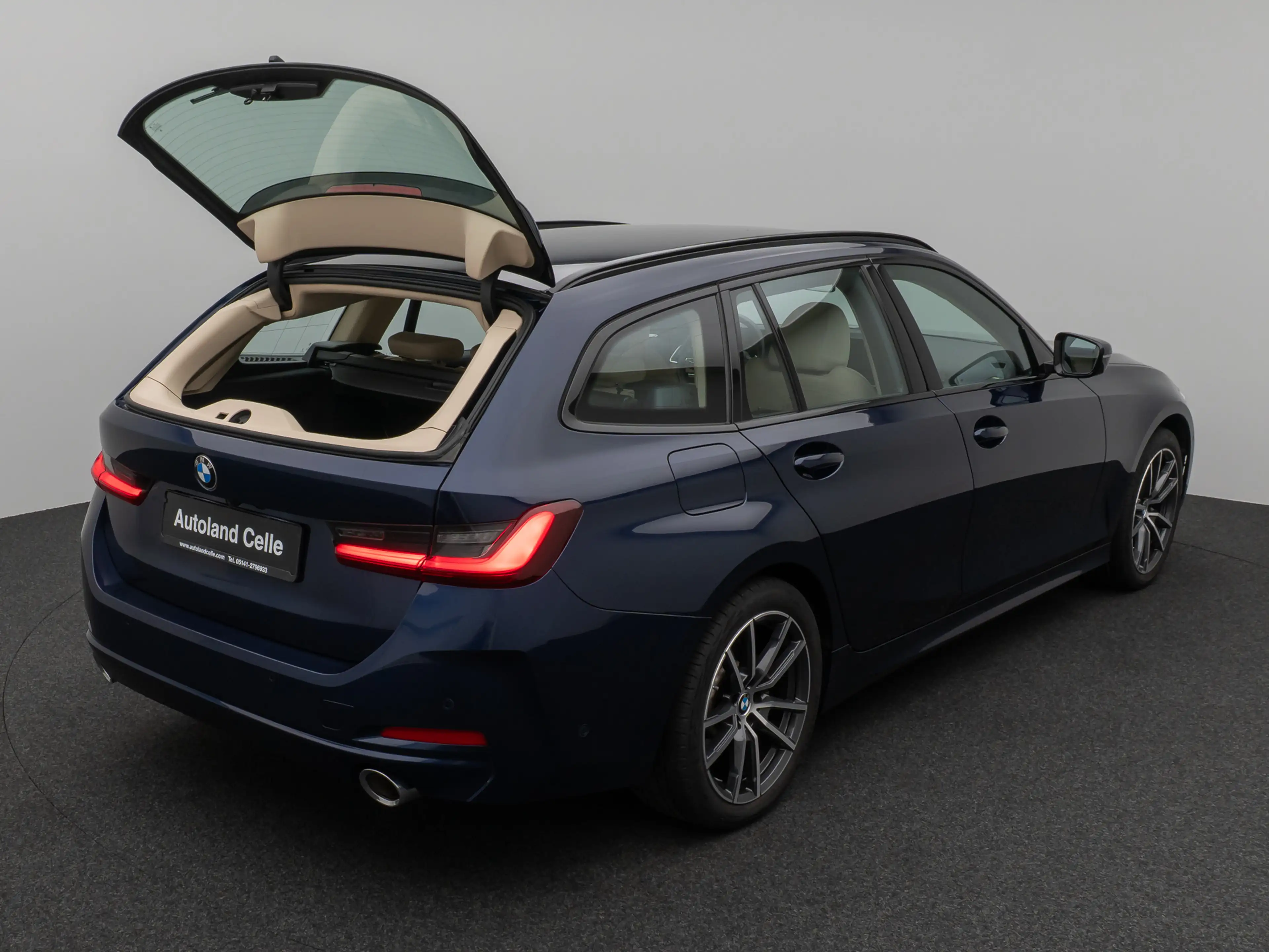 BMW 330 Kamera DAB HiFi Leder Sportsitz Komfort — photo 14