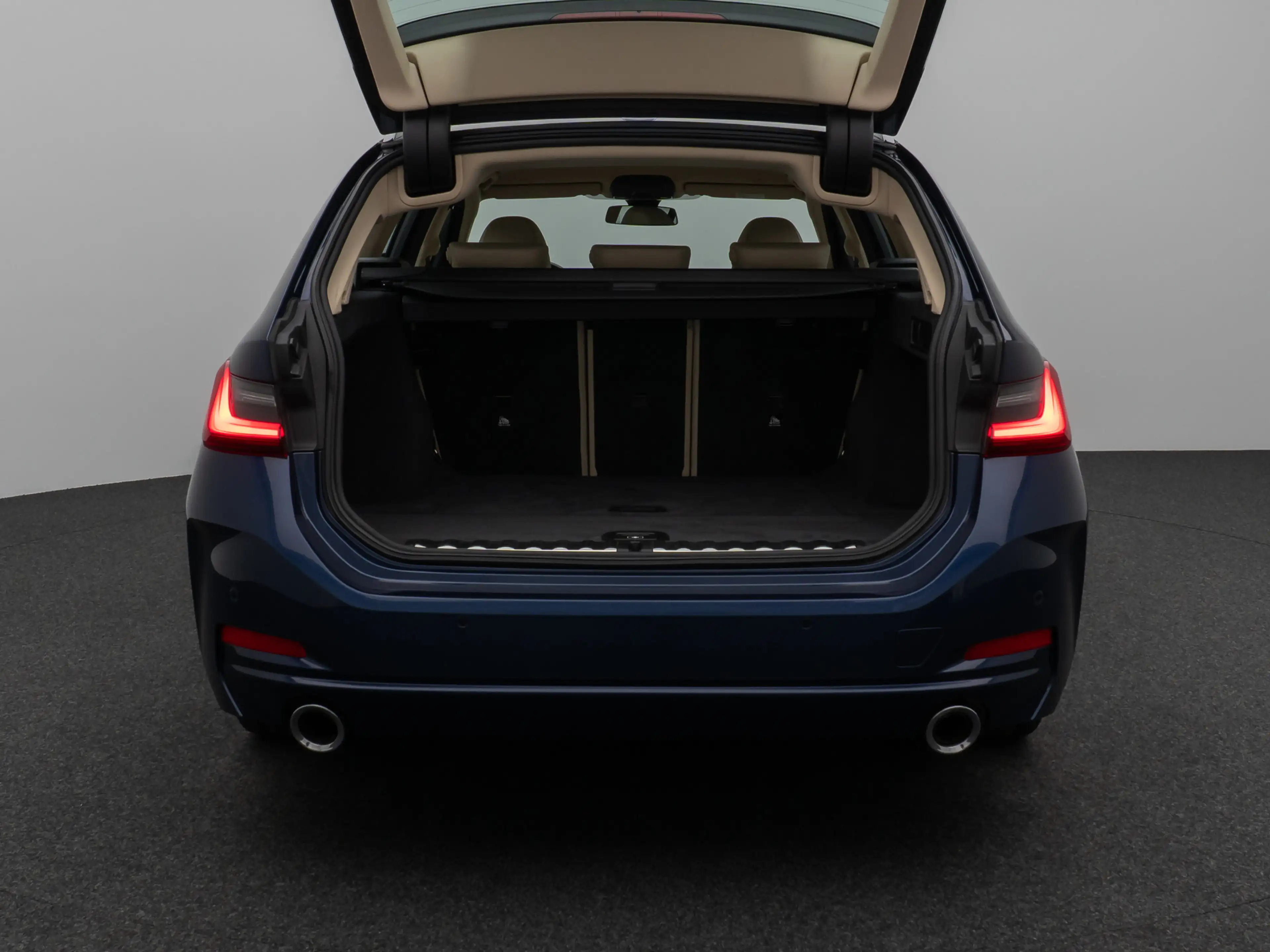 BMW 330 Kamera DAB HiFi Leder Sportsitz Komfort — photo 13
