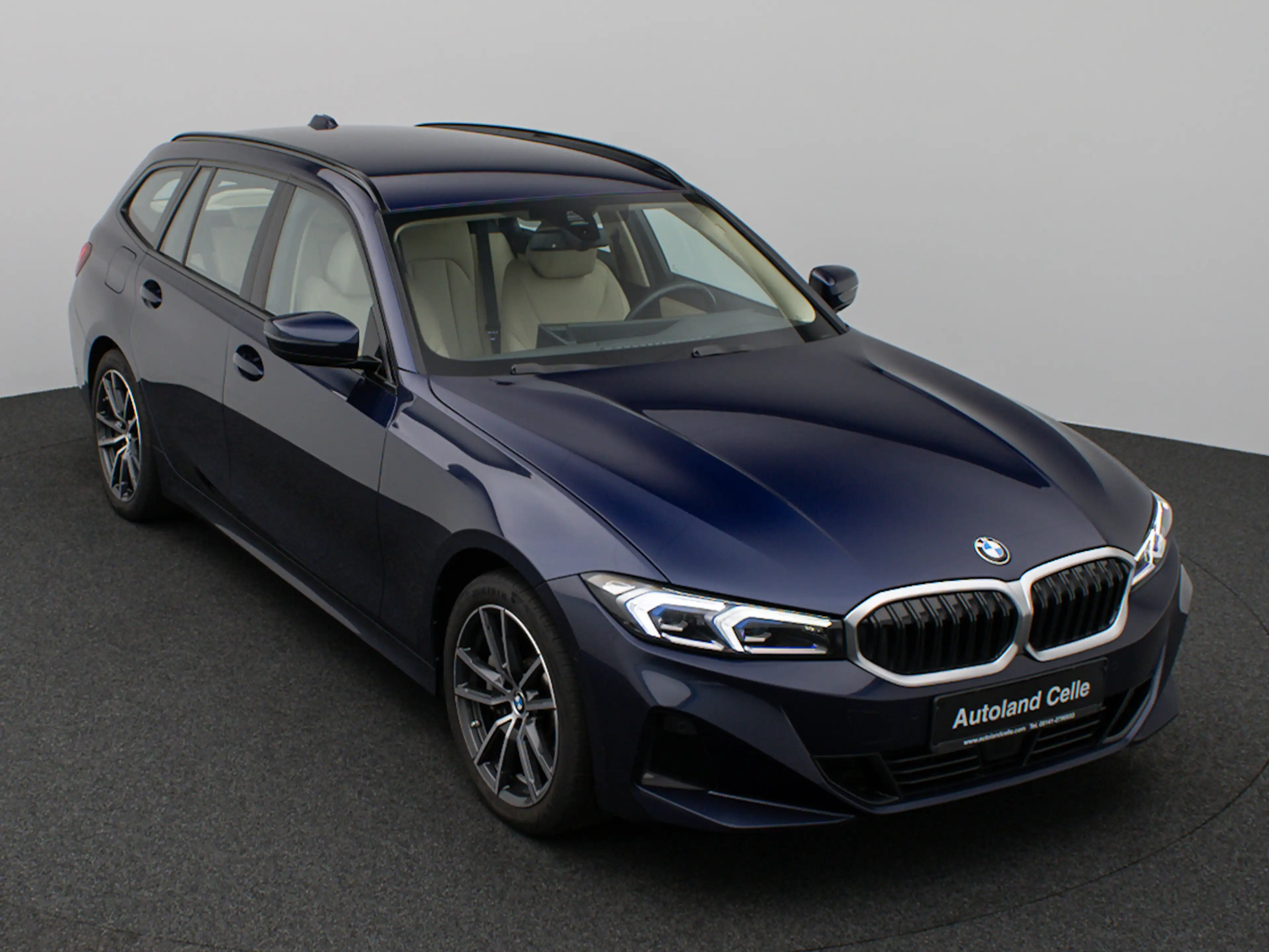 BMW 330 Kamera DAB HiFi Leder Sportsitz Komfort — photo 3