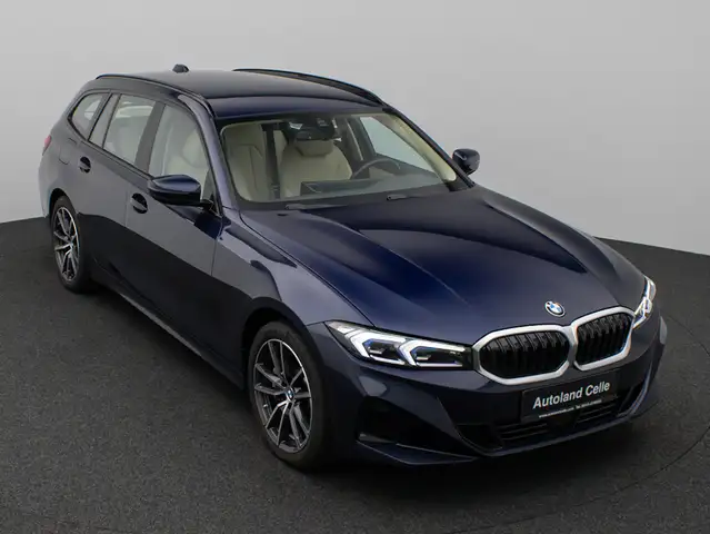 BMW 3 Series view 3