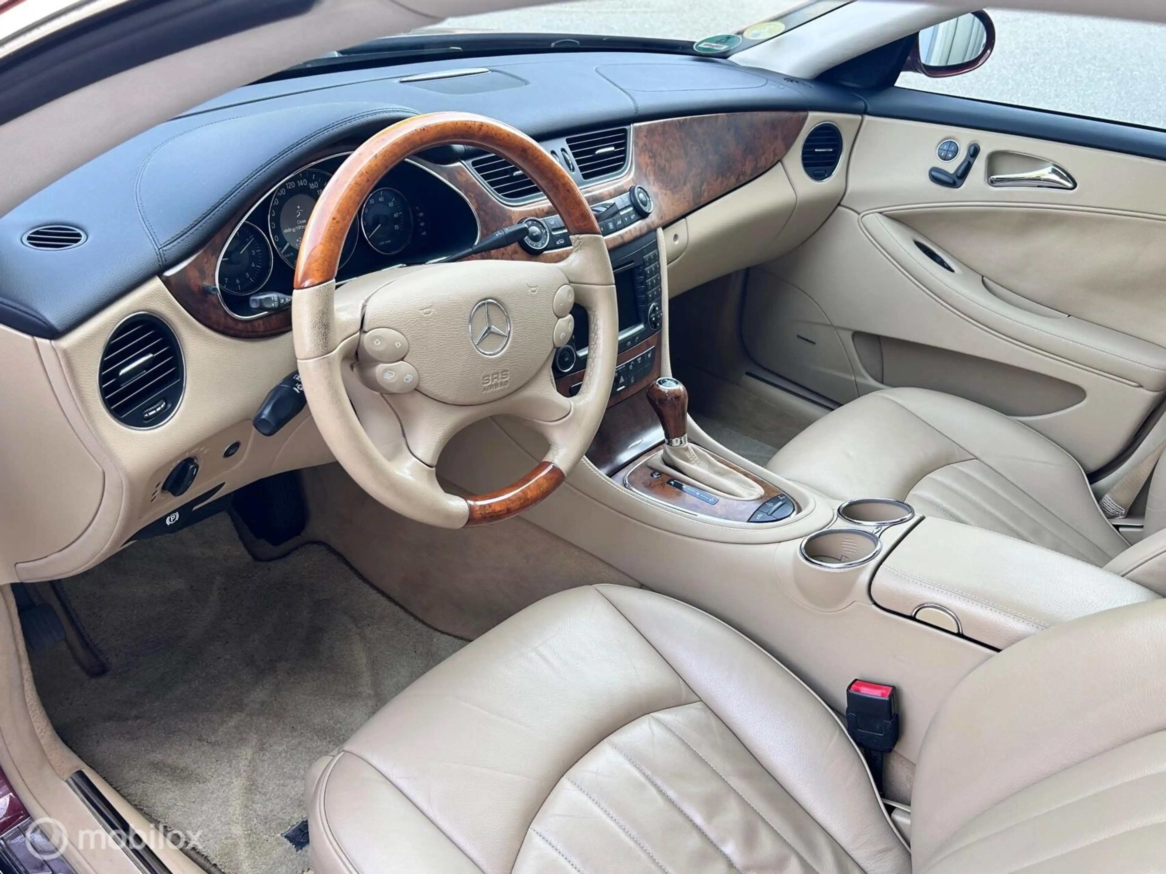 Mercedes-Benz CLS 500 — photo 6