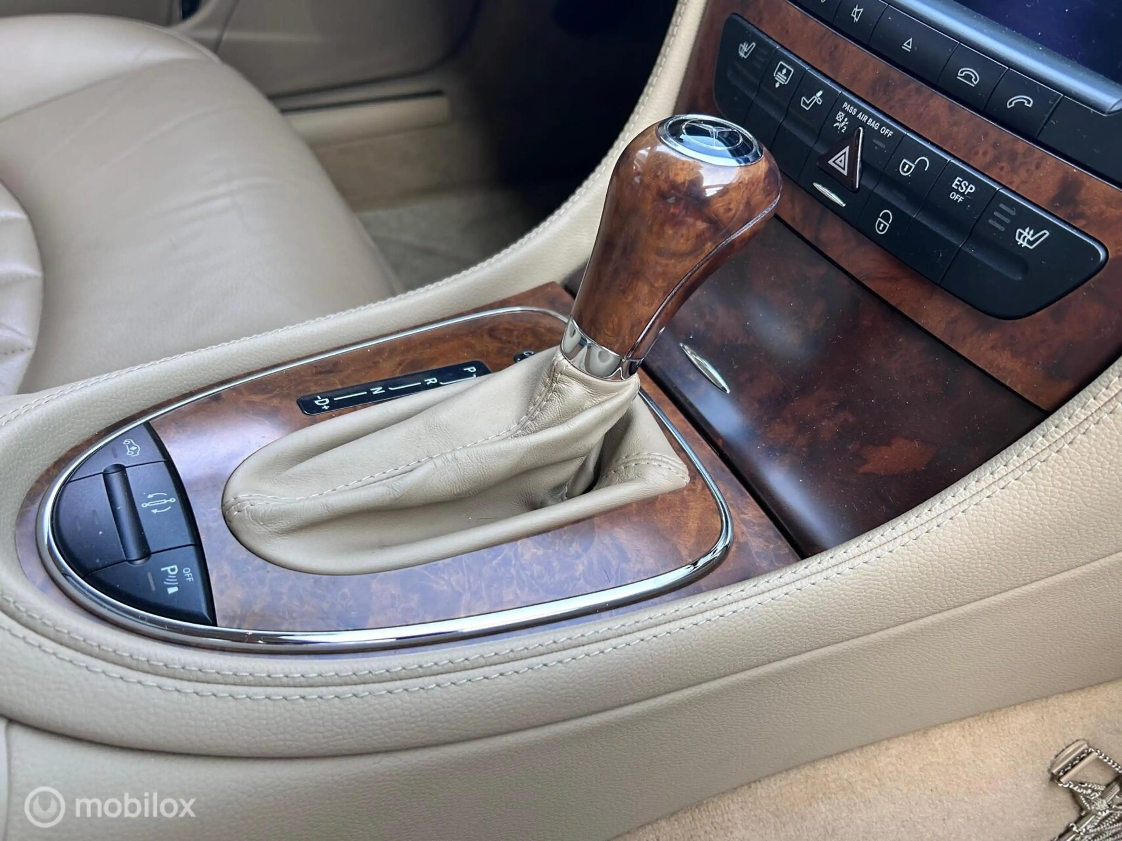 Mercedes-Benz CLS 500 — photo 12
