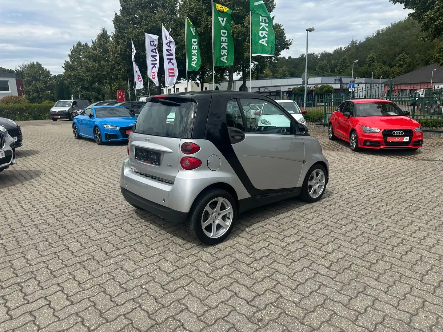 smart forTwo coupé 1.0 52kW Automatik Klima Panorama Silber - 2