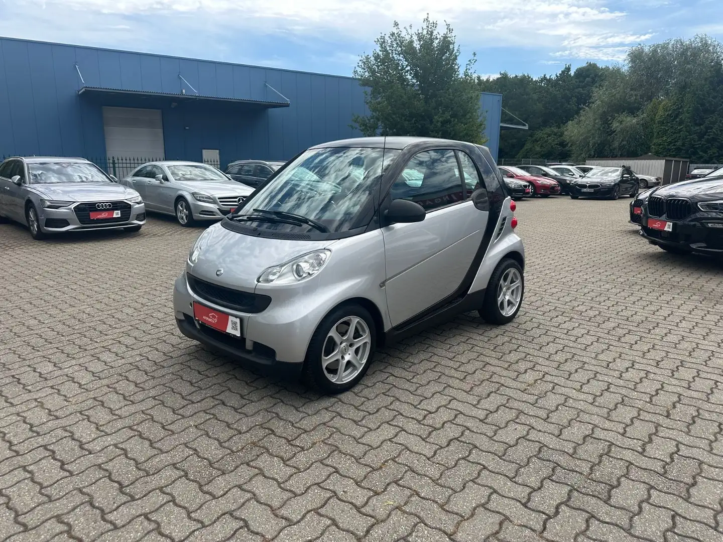 smart forTwo coupé 1.0 52kW Automatik Klima Panorama Silber - 1
