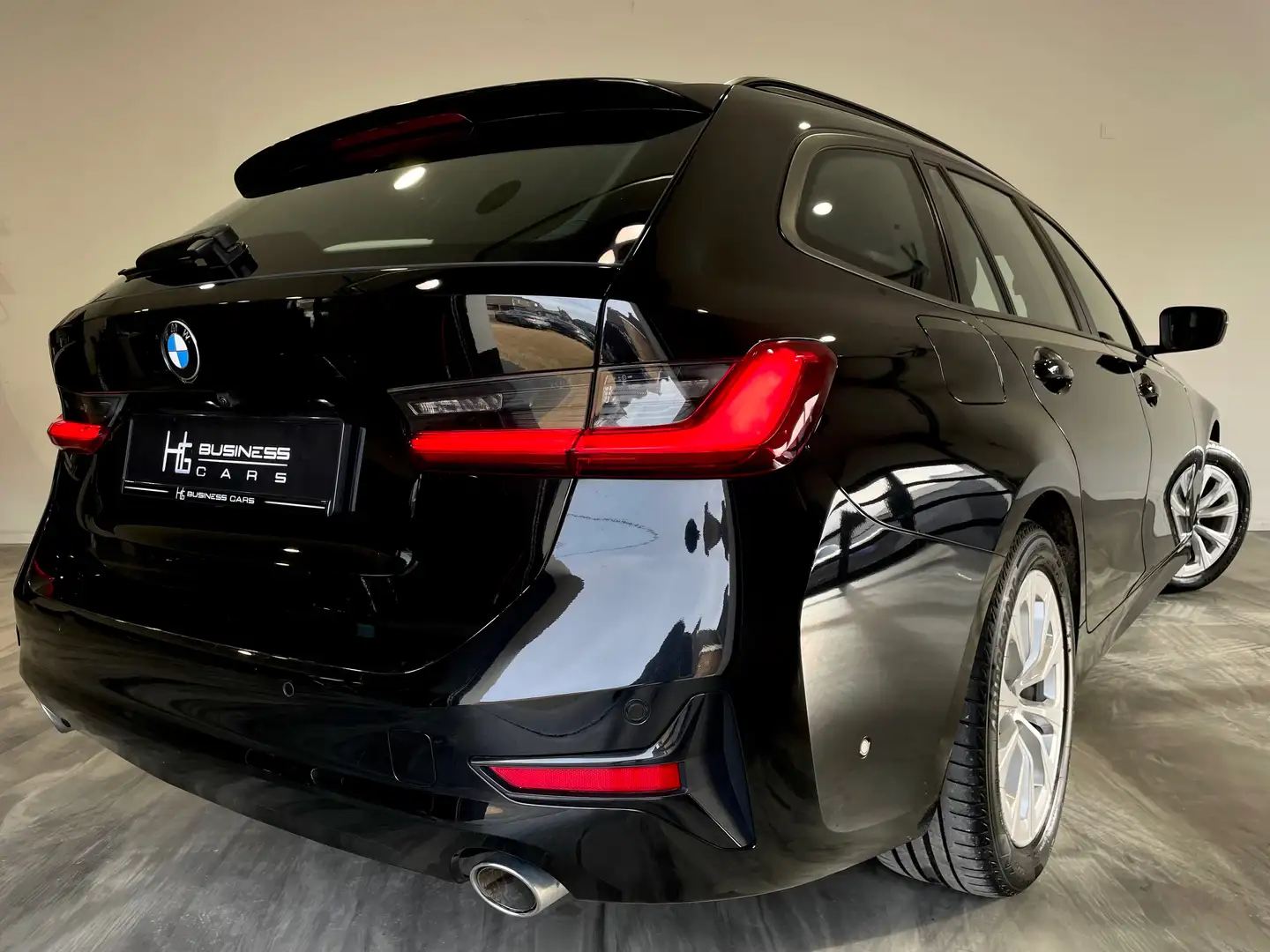 BMW 318 dA/ TOURING/ SPORT LINE/ VIRTUAL COCKPIT/ CUIR Noir - 2