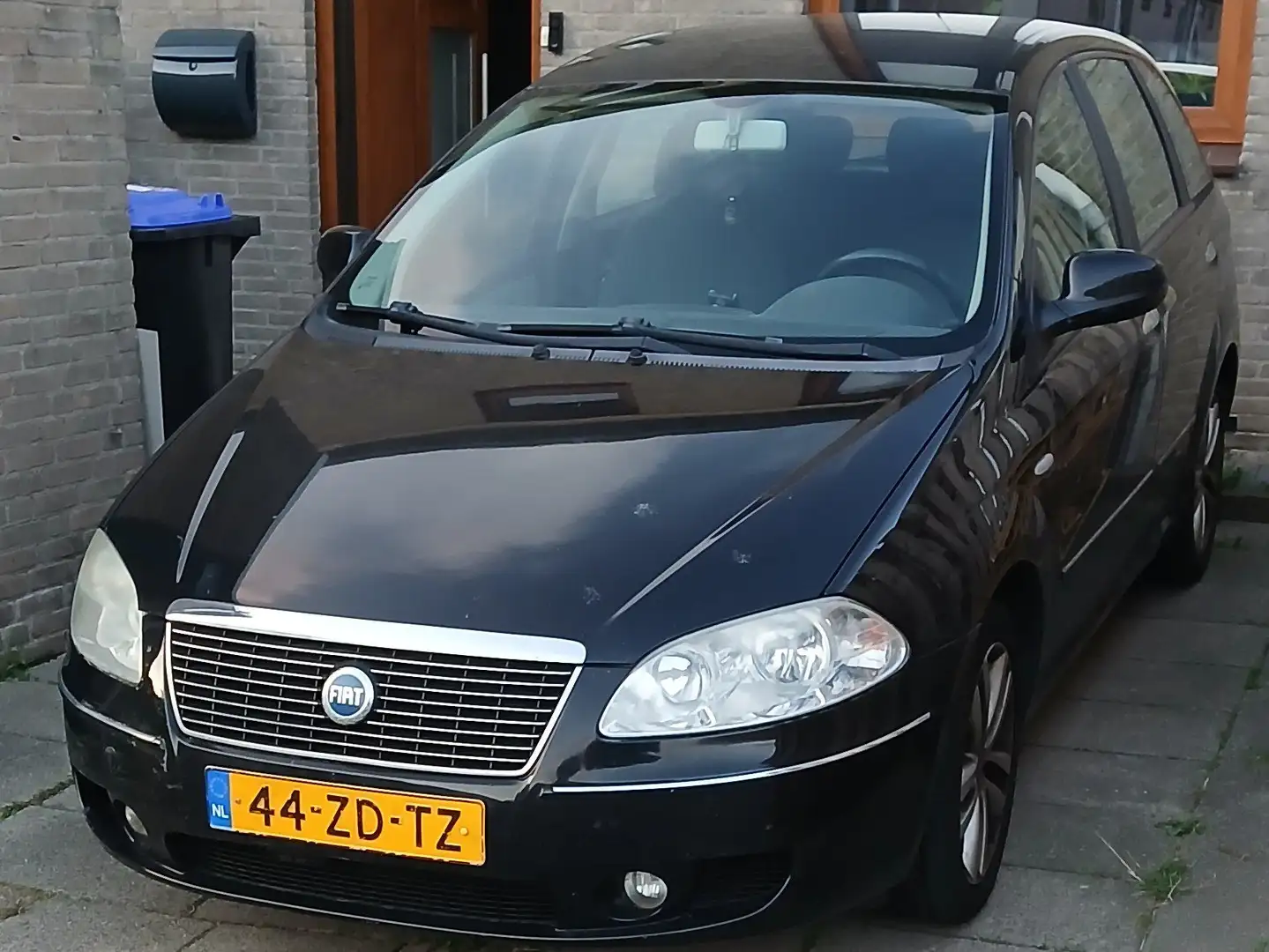 Fiat Croma Croma 2.2-16V Dynamic Negru - 1