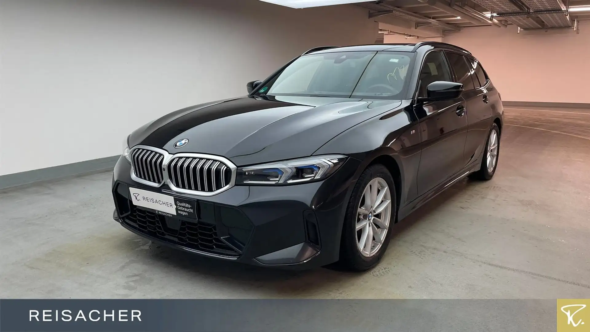 BMW 320 i A Tou M-Sport,Pano,AHK,Autom Schwarz - 1