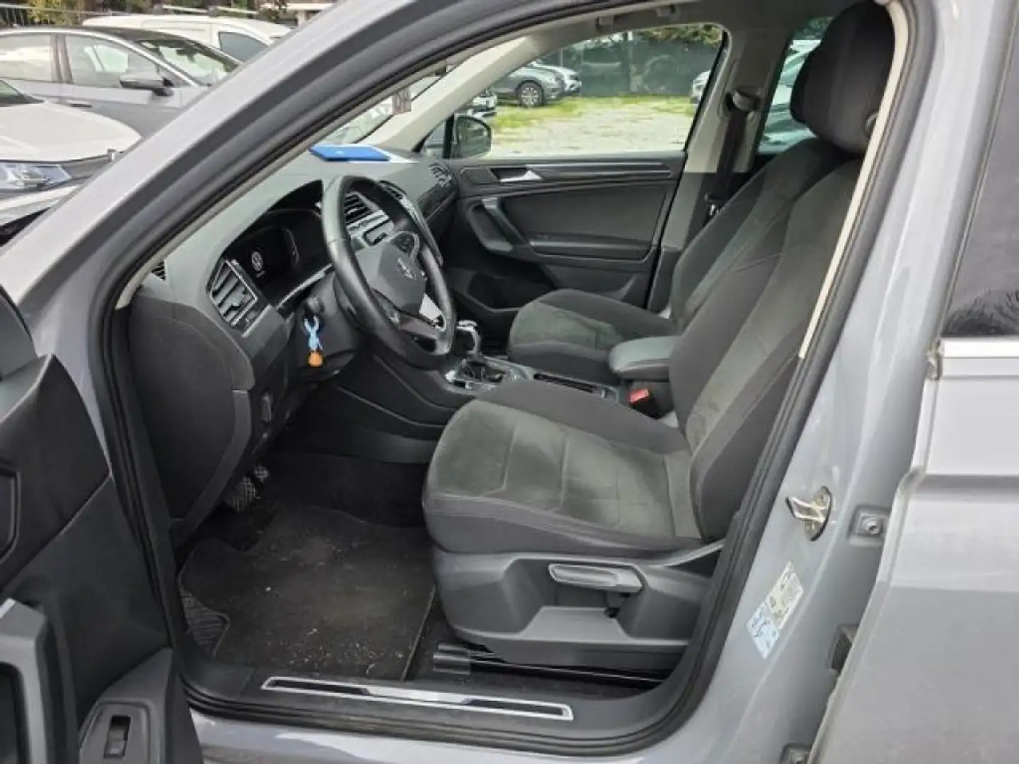 Volkswagen Tiguan 2.0 TDI 150cv SCR DSG 4MOTION Elegance Grau - 2