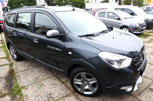 Dacia Lodgy Stepway 7-Sitz,Navi,Kam.,AHZV,Klima,PDC,E6
