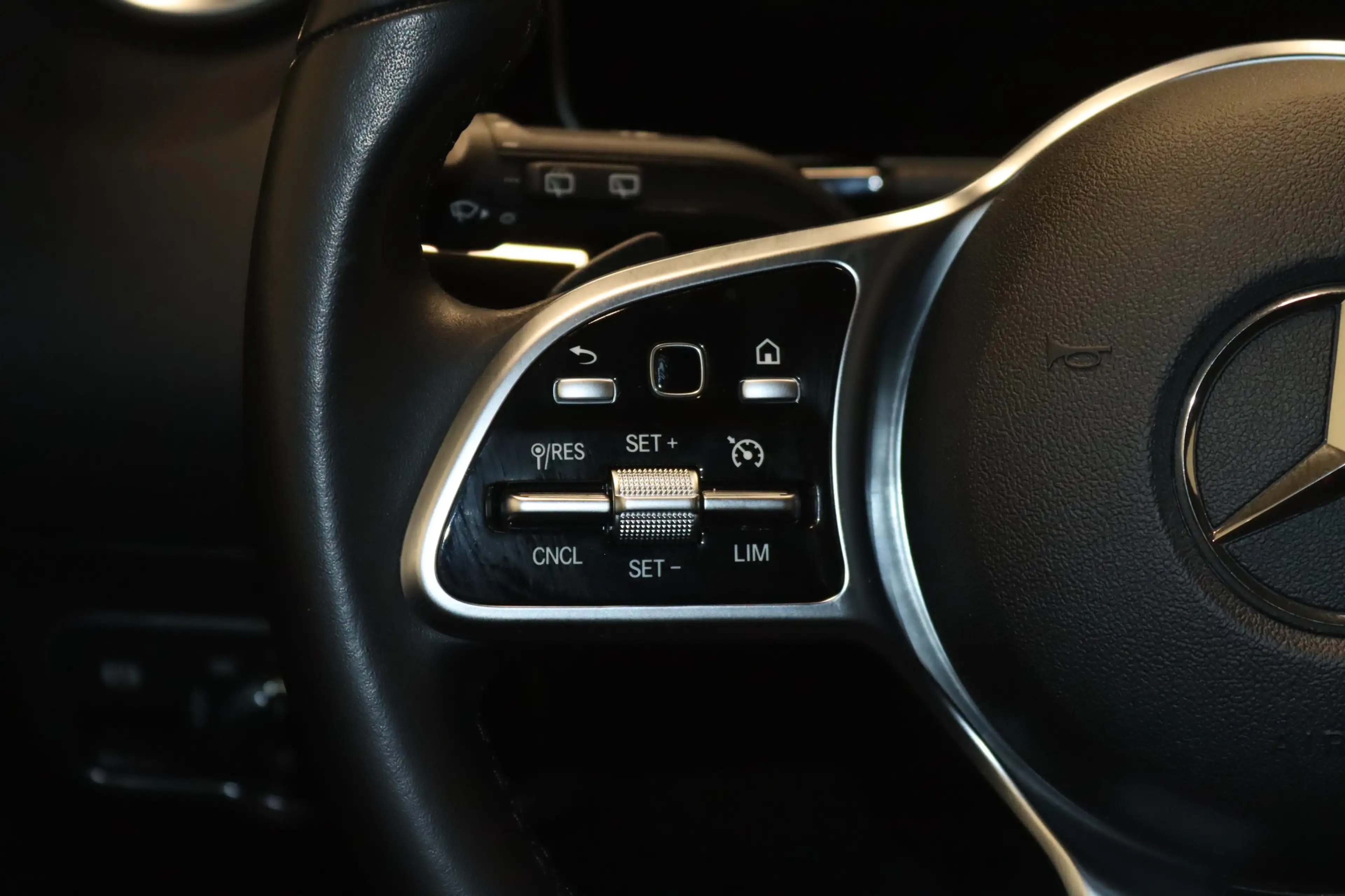 Mercedes-Benz B 220 4Matic Night-Navi-Multibeam-Kamera-Totw.- — photo 14
