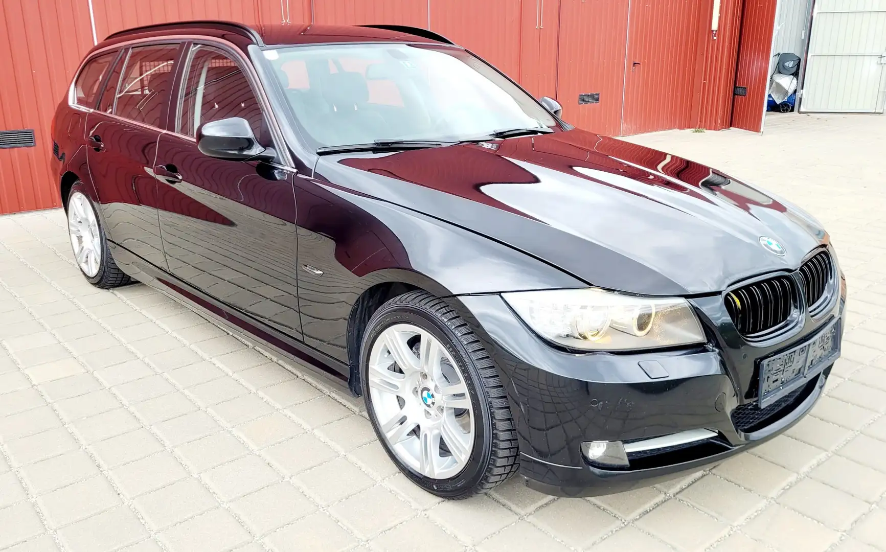BMW 318 318d Touring Schwarz - 1