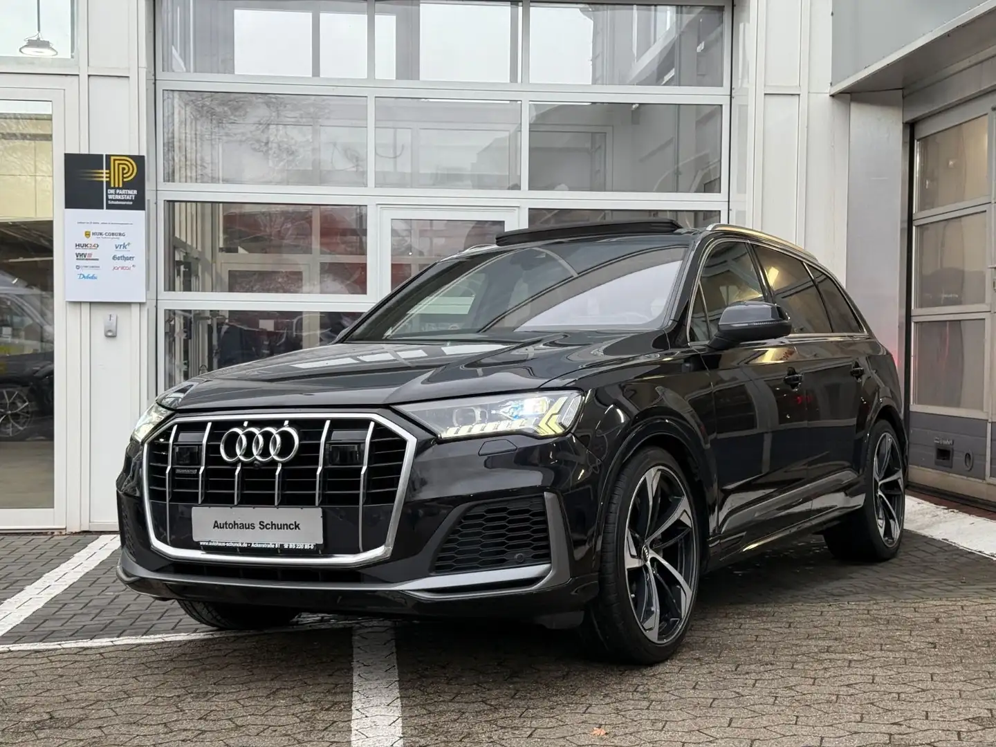 Audi Q7 50TDI S LINE/ALLRADLENK/7SITZ/PANO/ST-HZ/VOLL Schwarz - 1