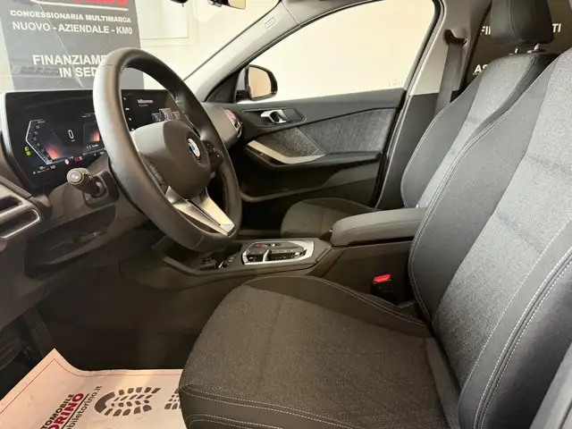 BMW 1 Series view 18
