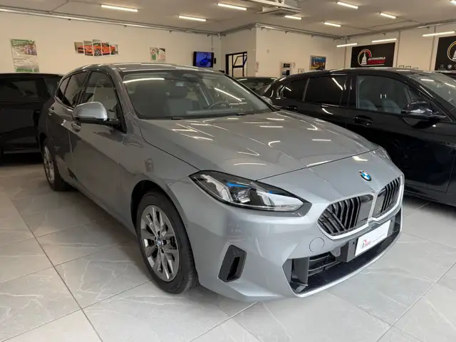 BMW 1 Series view 3